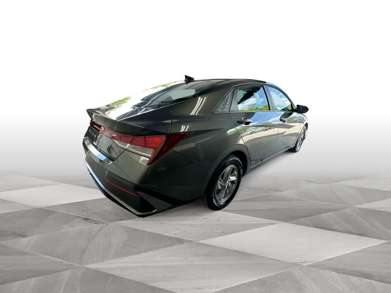2026 Hyundai Elantra SE - Photo 8