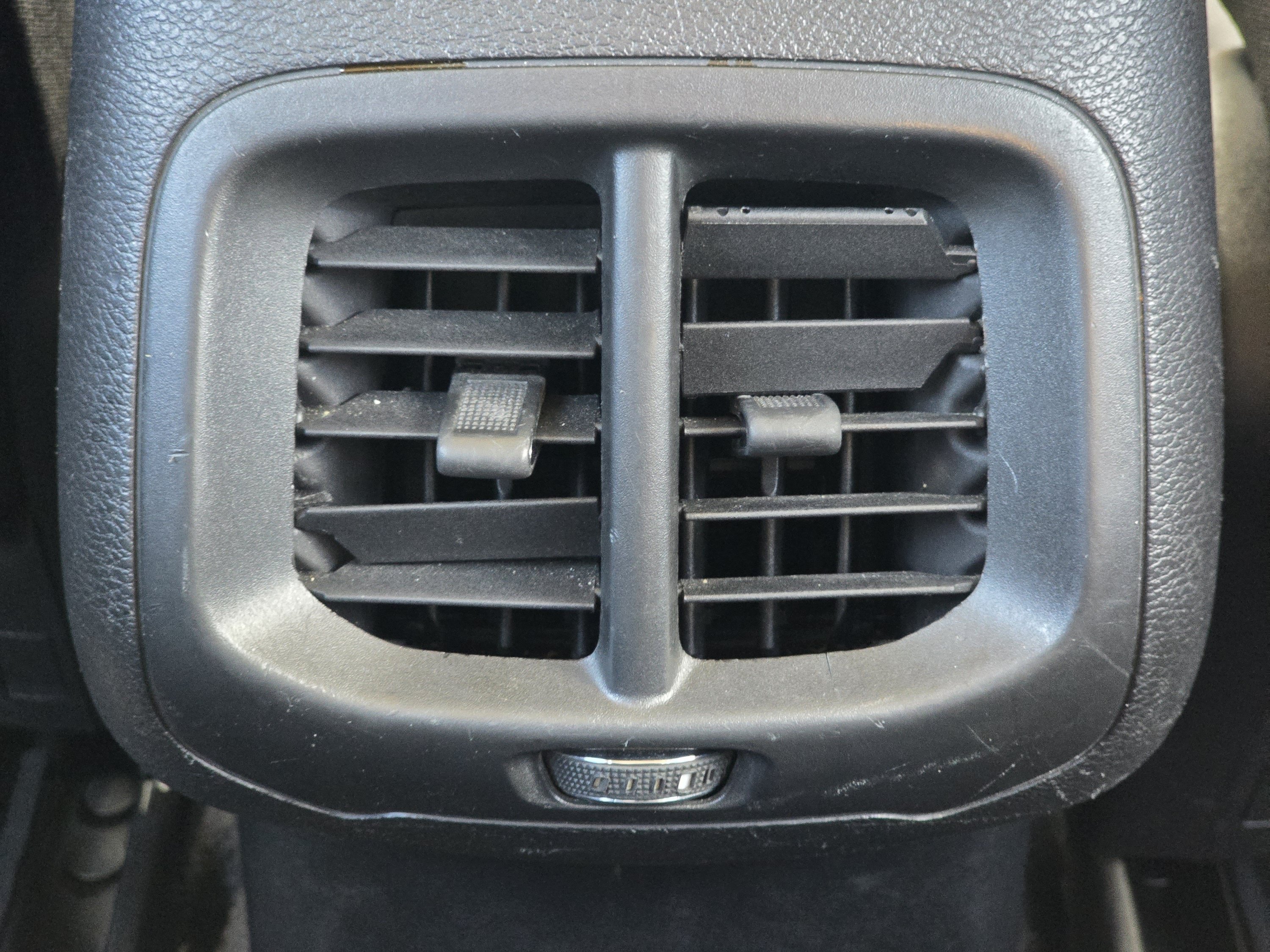 Used 2015 Billet Silver Metallic Clearcoat Jeep Sport image 31