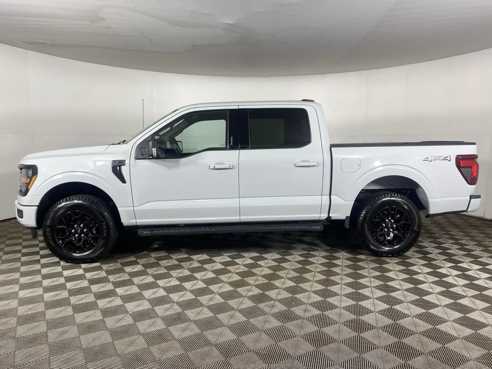 2026 Ford F-150 XLT - Photo 5