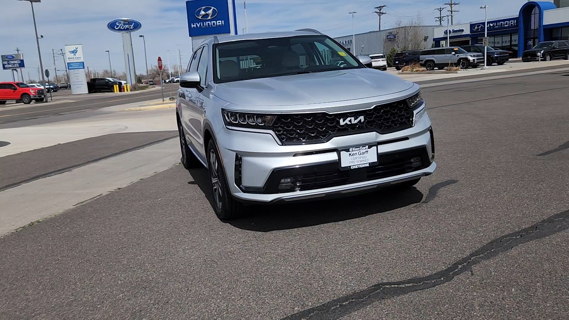 Used 2023 Silky Silver Kia EX image 4