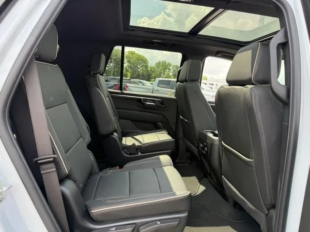 New 2026 Polar White Tricoat Chevrolet Premier image 7