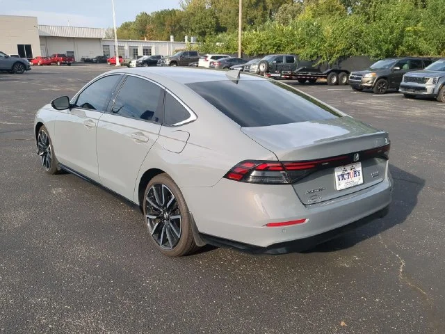 Used 2025 Urban Gray Pearl Honda Touring image 10