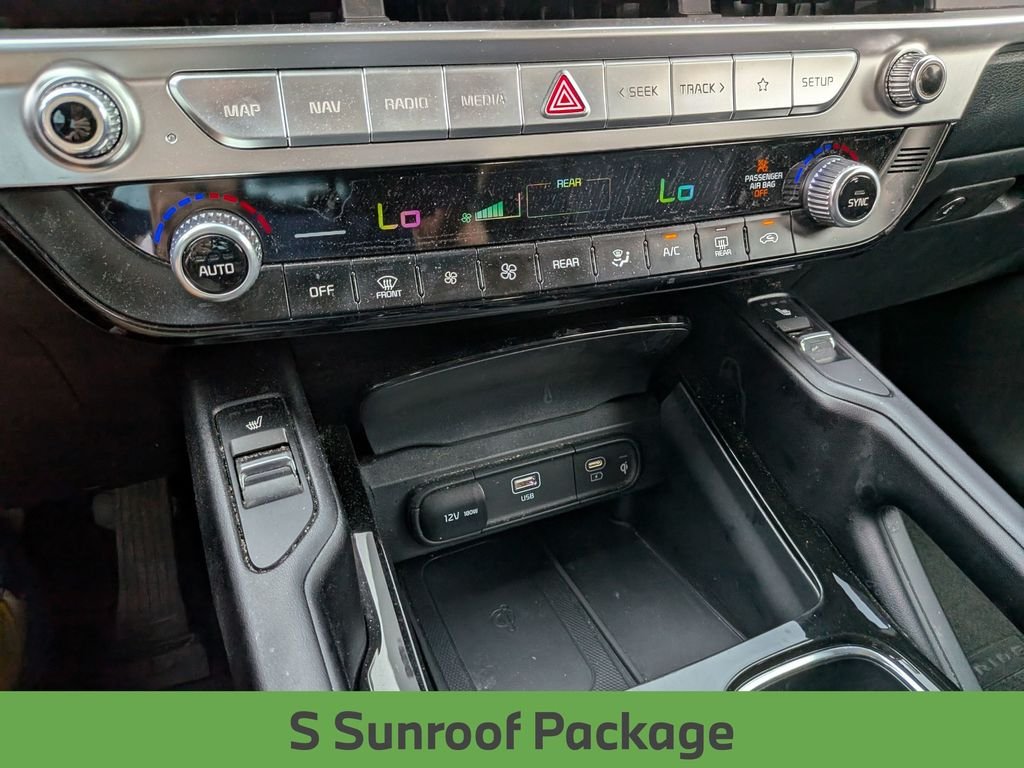 Used 2024 Black Kia S image 20