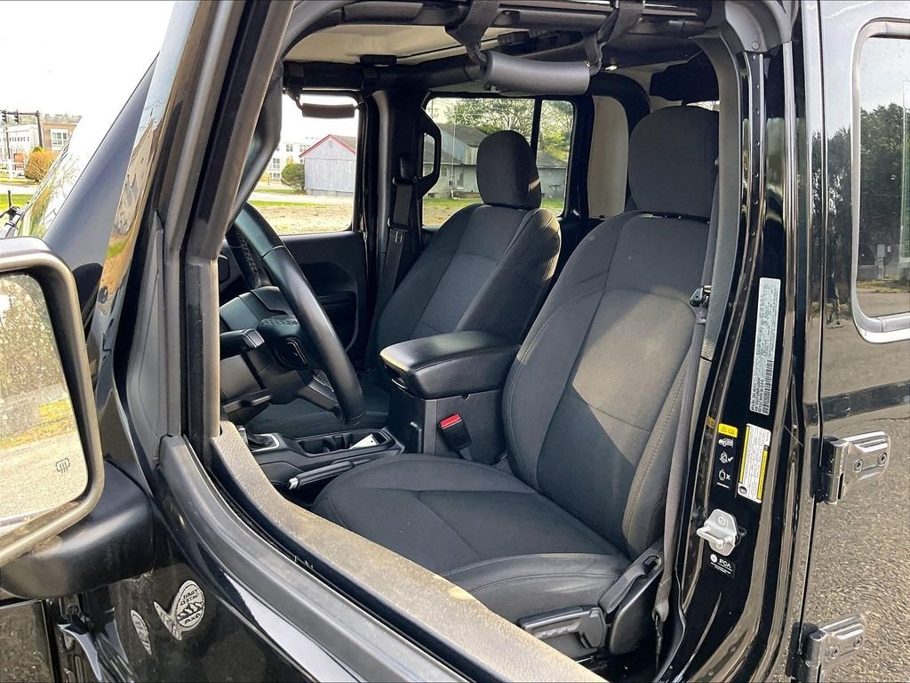 Used 2021 Black Jeep Sport image 10