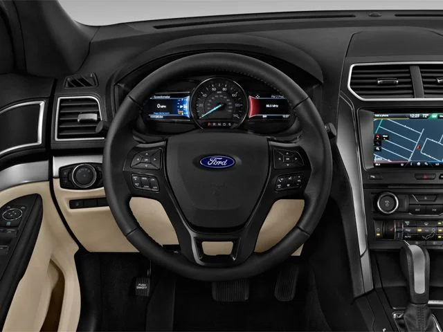 Used 2017 Shadow Black Ford XLT image 8