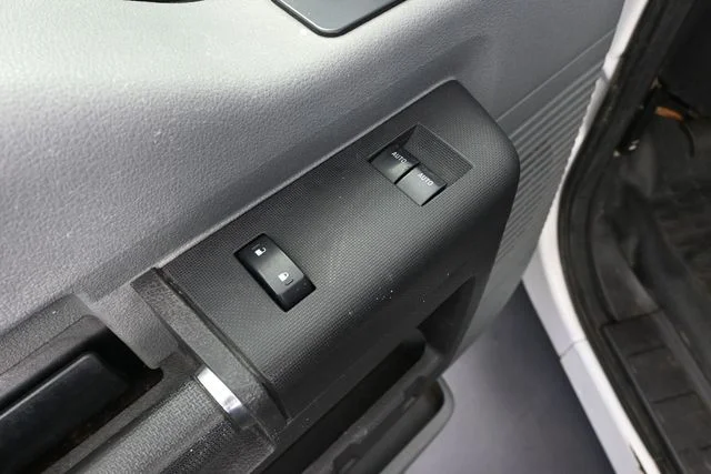 Used 2014 White Ford XL image 20