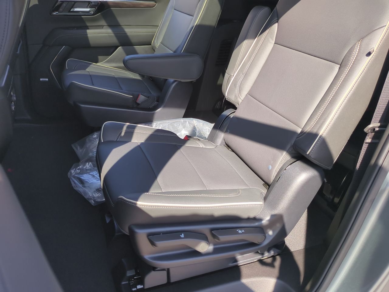 2026 Chevrolet Suburban Premier - Photo 18