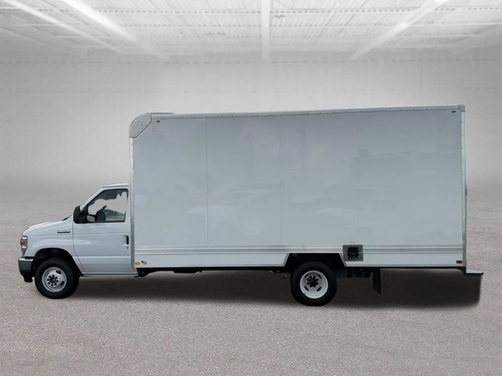 New 2027 Oxford White Ford E-450 DRW image 9