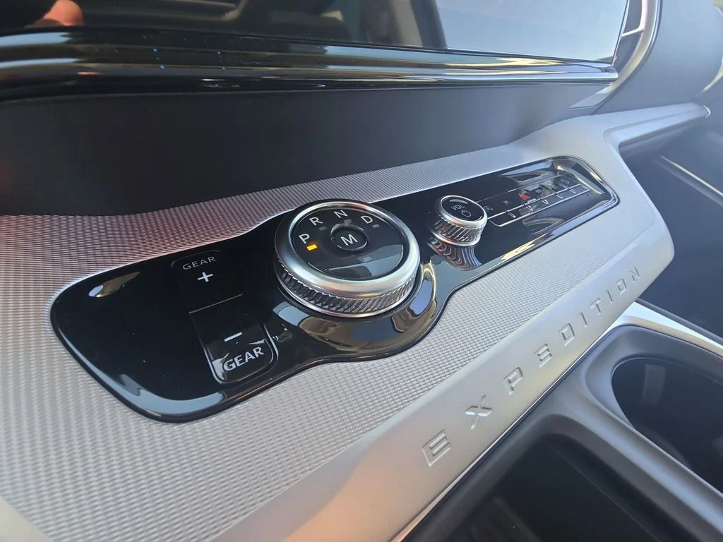 New 2026 Star White Metallic Tri-Coat Ford MAX Active image 30