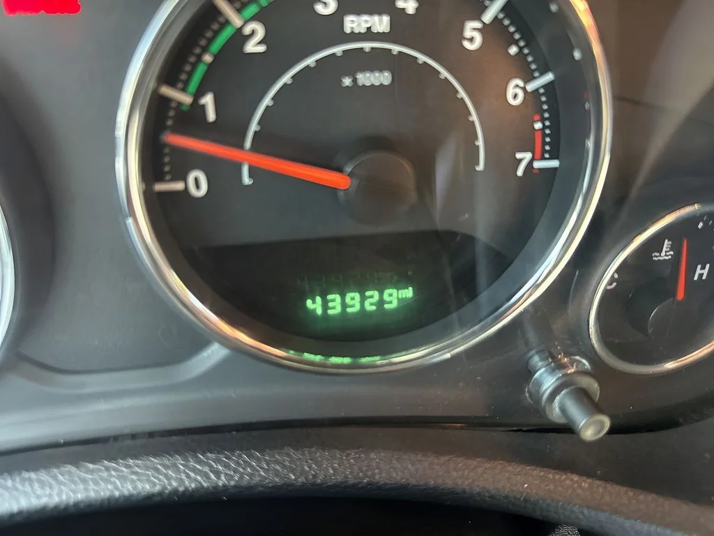 Used 2018 Gray Jeep Sport image 22