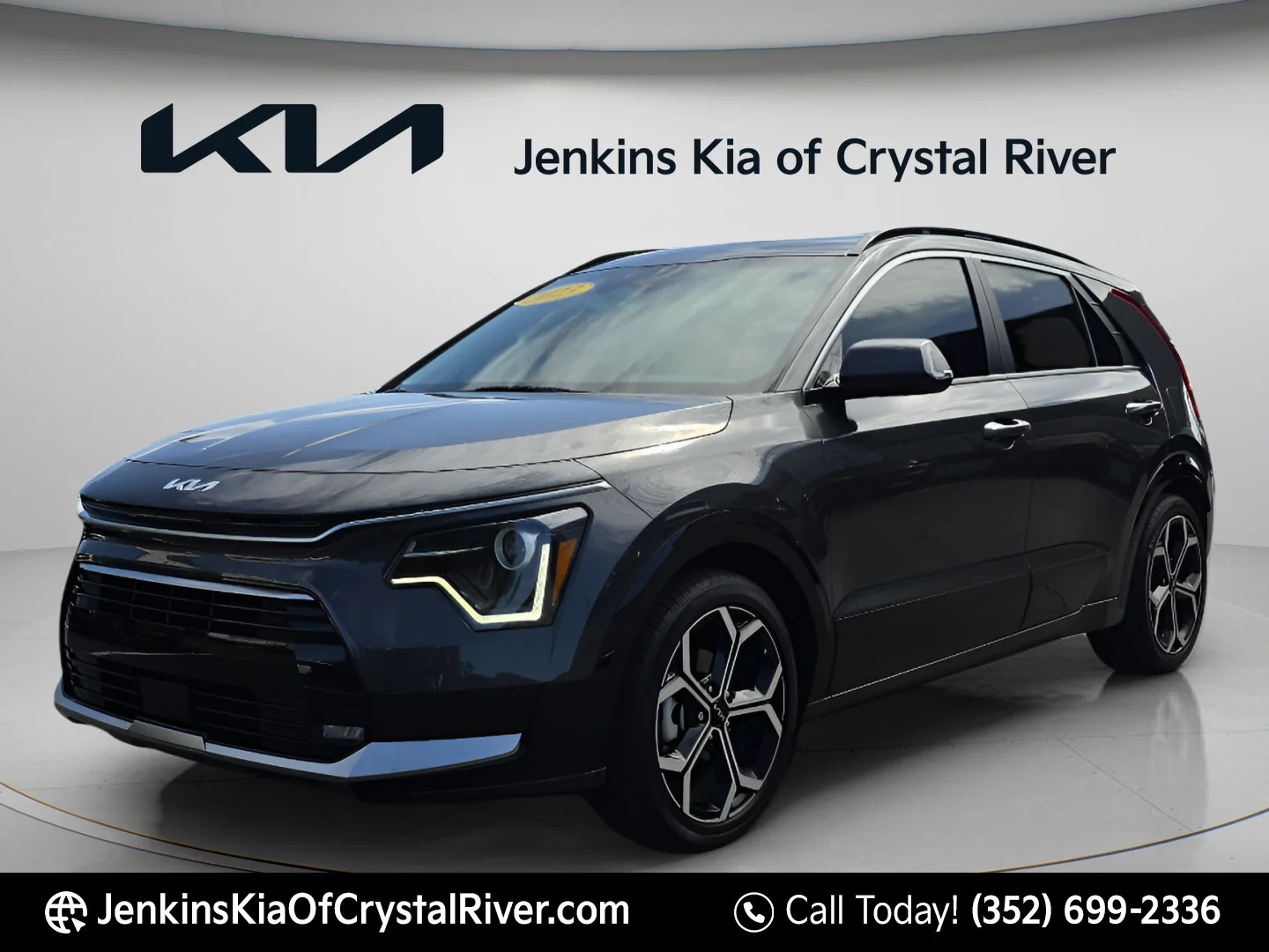 Used 2023 Graphite Gray Kia EX Touring image 11