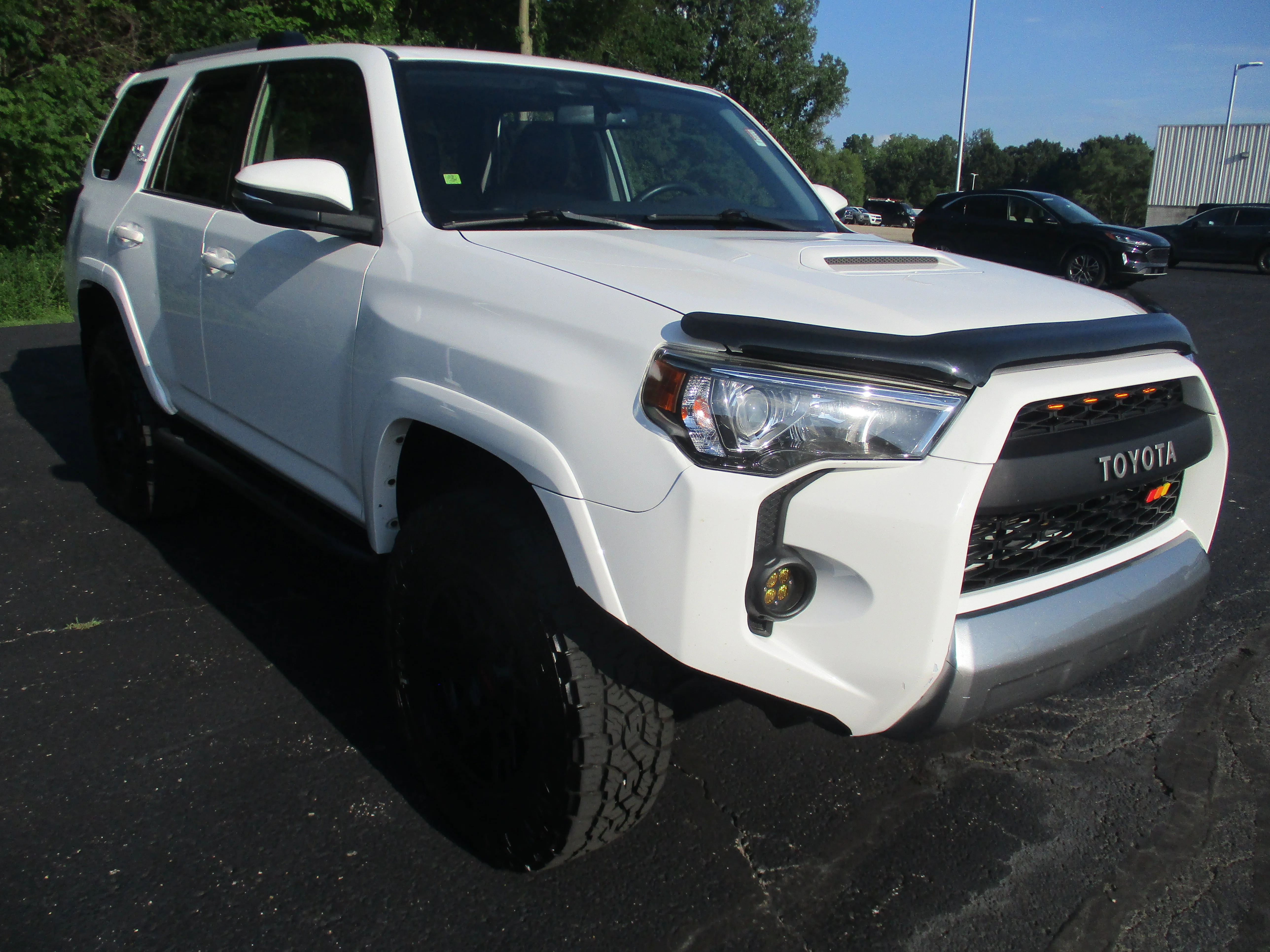 Used 2017 SUPER WHITE Toyota  image 3