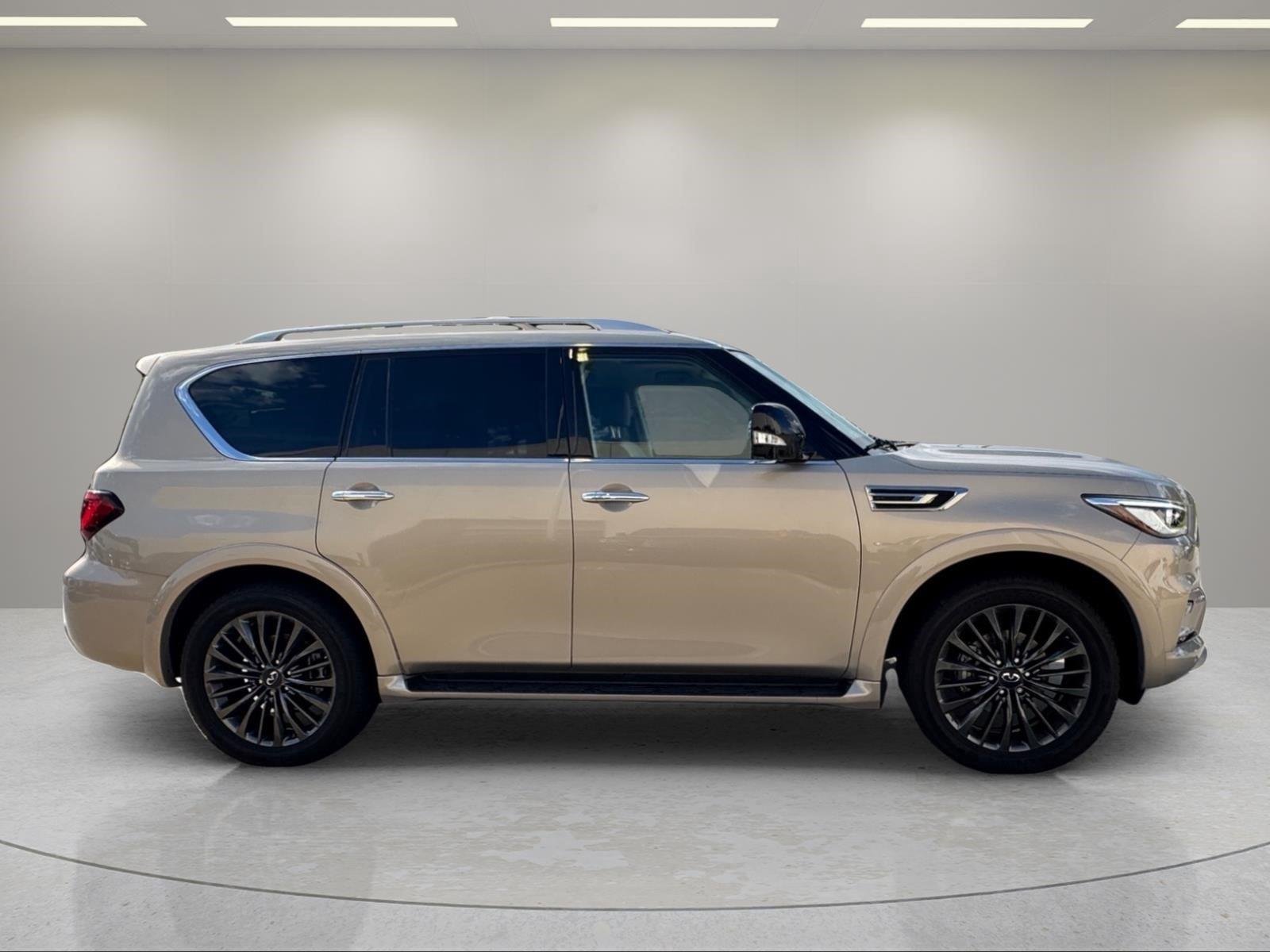 Used 2022 Champagne Quartz INFINITI PREMIUM SELECT image 6