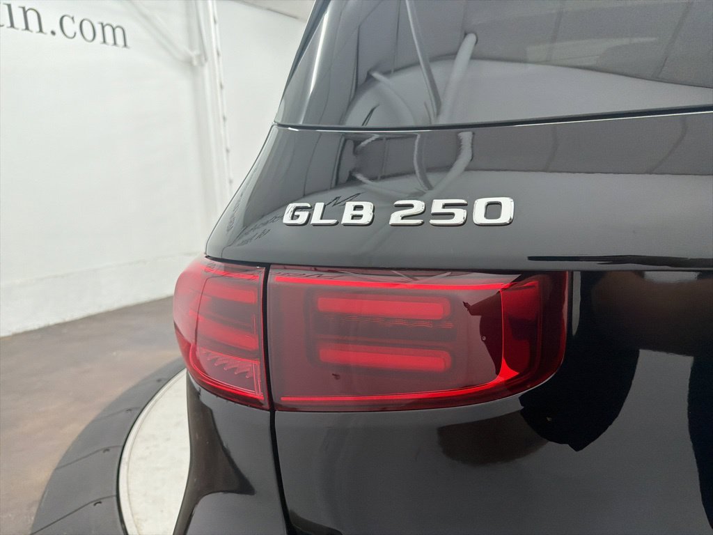 Used 2026 Black Mercedes-Benz GLB 250 image 11
