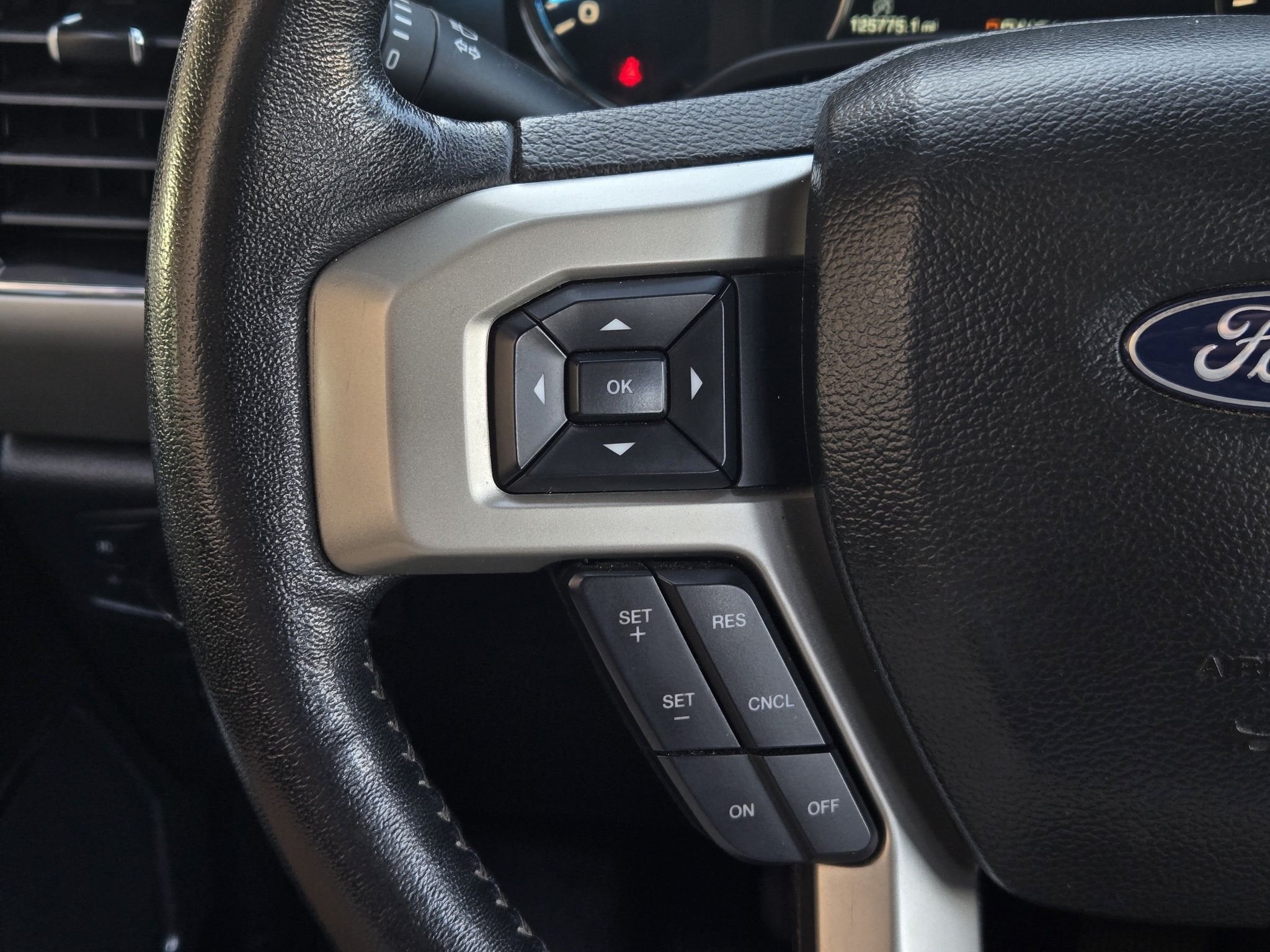 Used 2020 Oxford White Ford LARIAT image 29