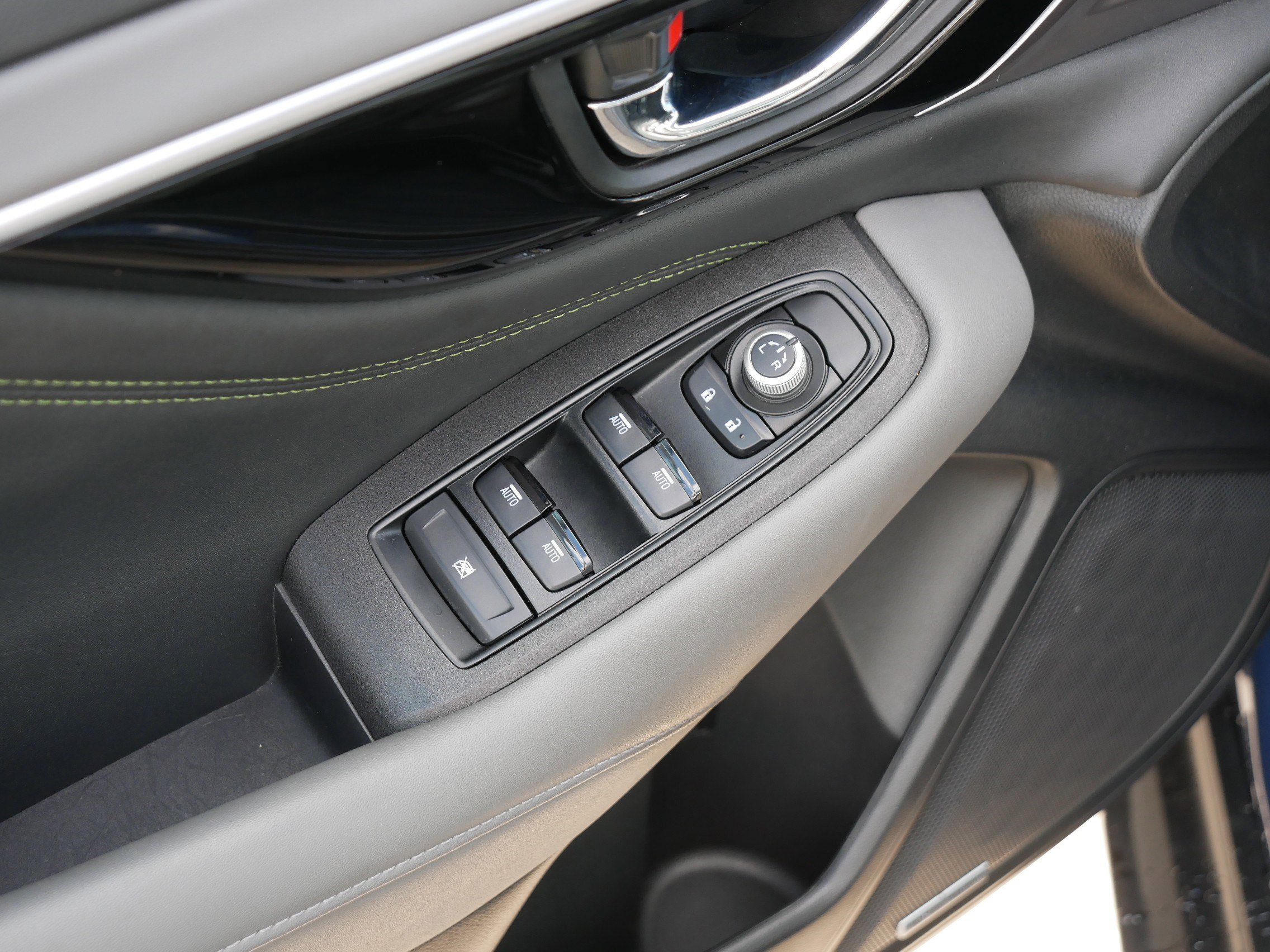 Used 2025 Cosmic Blue Pearl Subaru Onyx Edition image 19