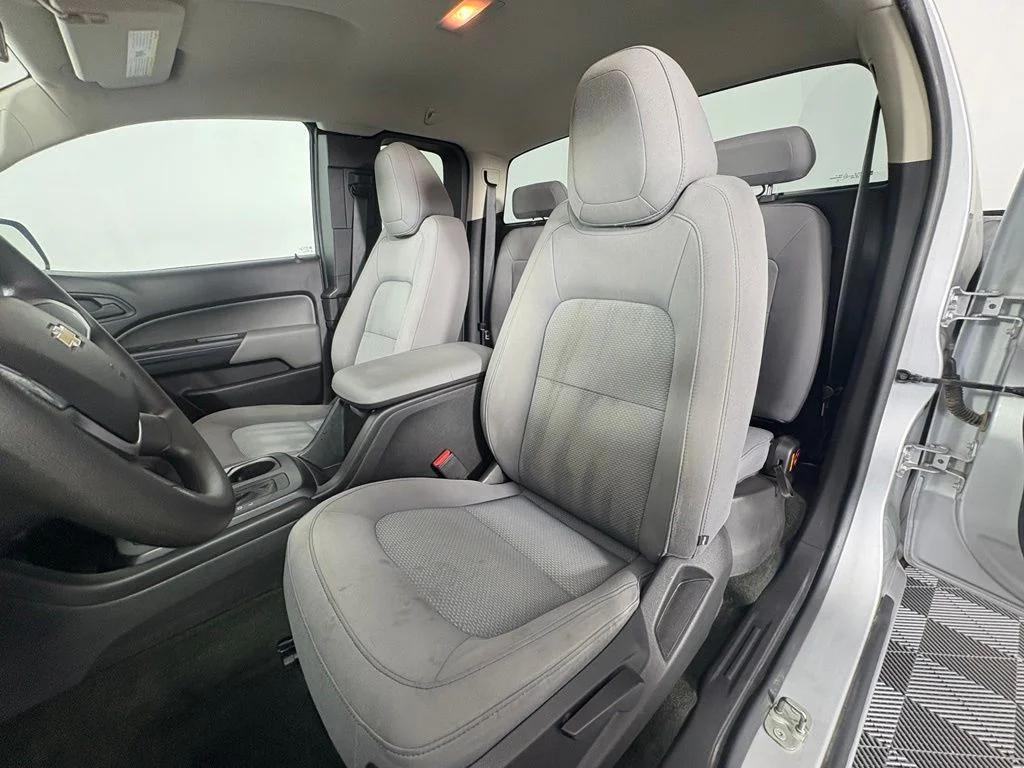 Used 2018 Silver Chevrolet Work Truck image 16