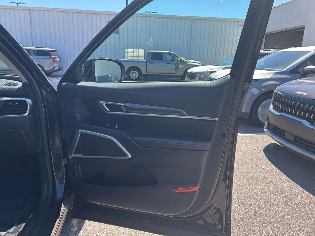 Used 2024 Black Kia S image 25
