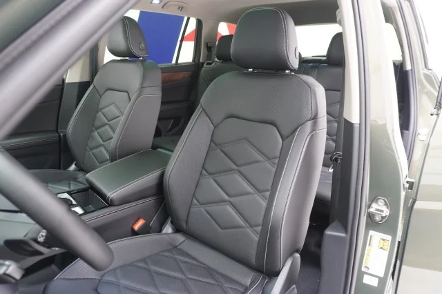 New 2026 Avocado Green Pearl Volkswagen 2.0T SE w/Technology image 20