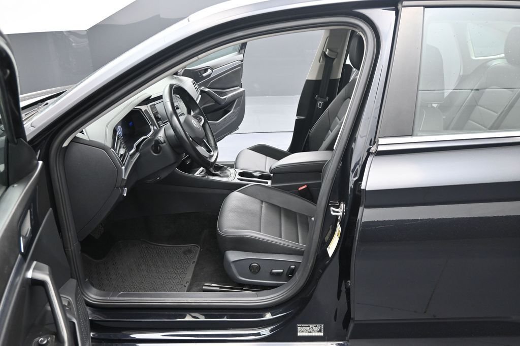 Used 2024 Black Volkswagen 1.5T SE image 10