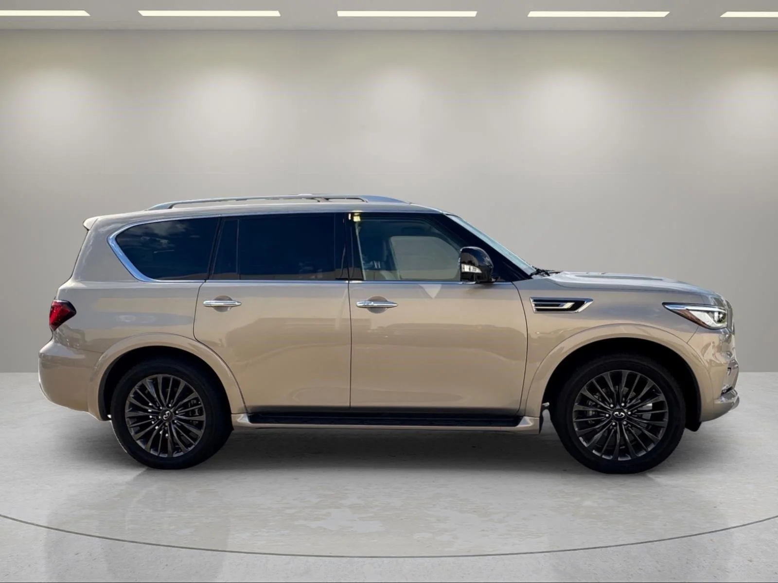Used 2022 Champagne Quartz INFINITI PREMIUM SELECT image 6