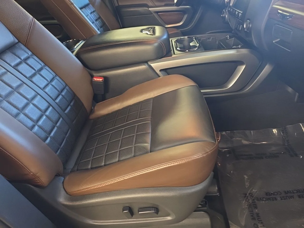 Used 2019 White Nissan Platinum Reserve image 27