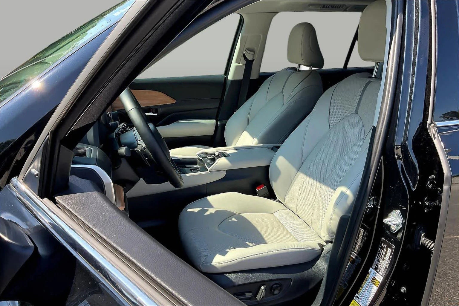 Certified Used 2025 Midnight Black Metallic Toyota Platinum image 8