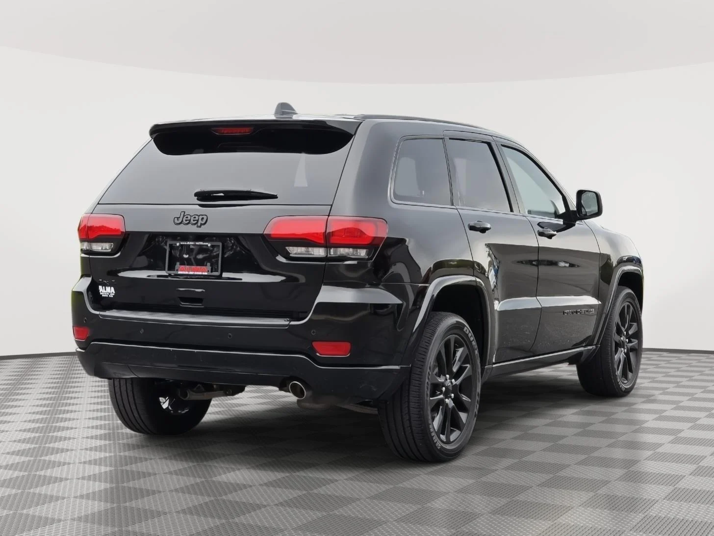 Certified Used 2019 Diamond Black Crystal Pearlcoat Jeep Altitude image 8