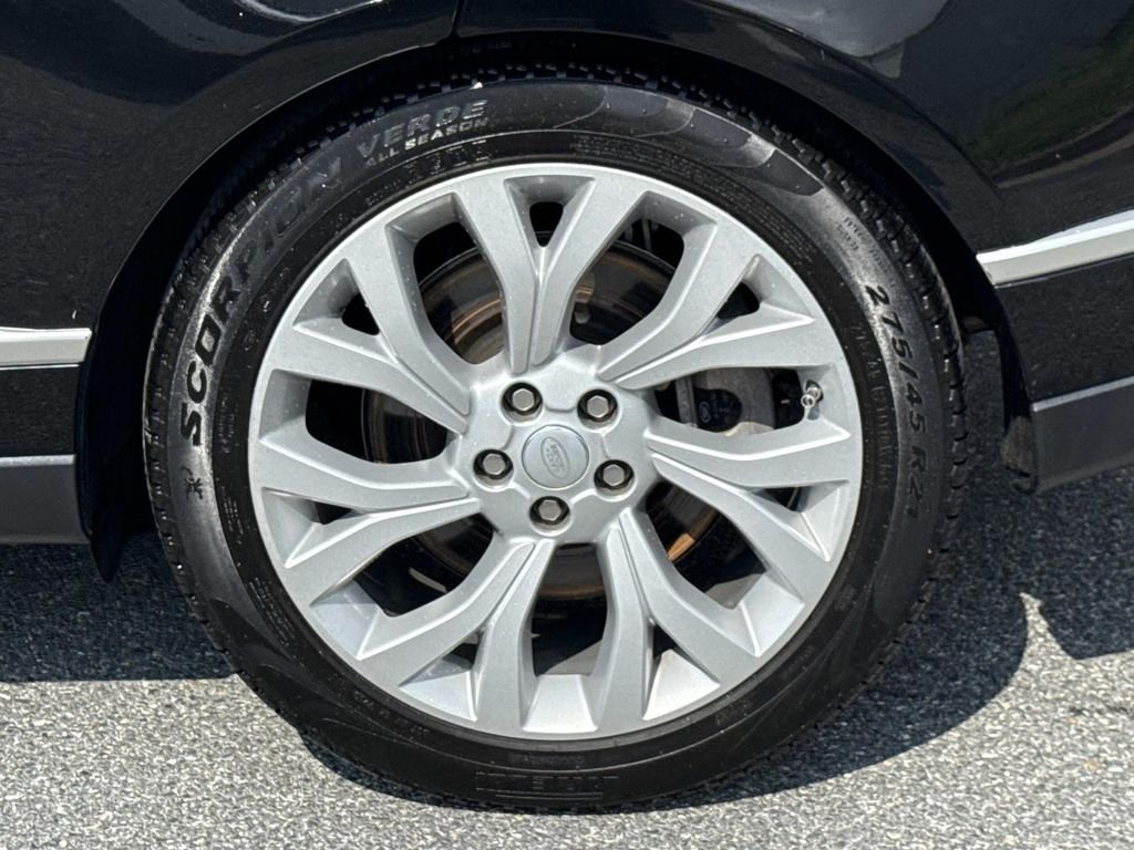 Used 2019 Black Land Rover 5.0L V8 Supercharged image 29