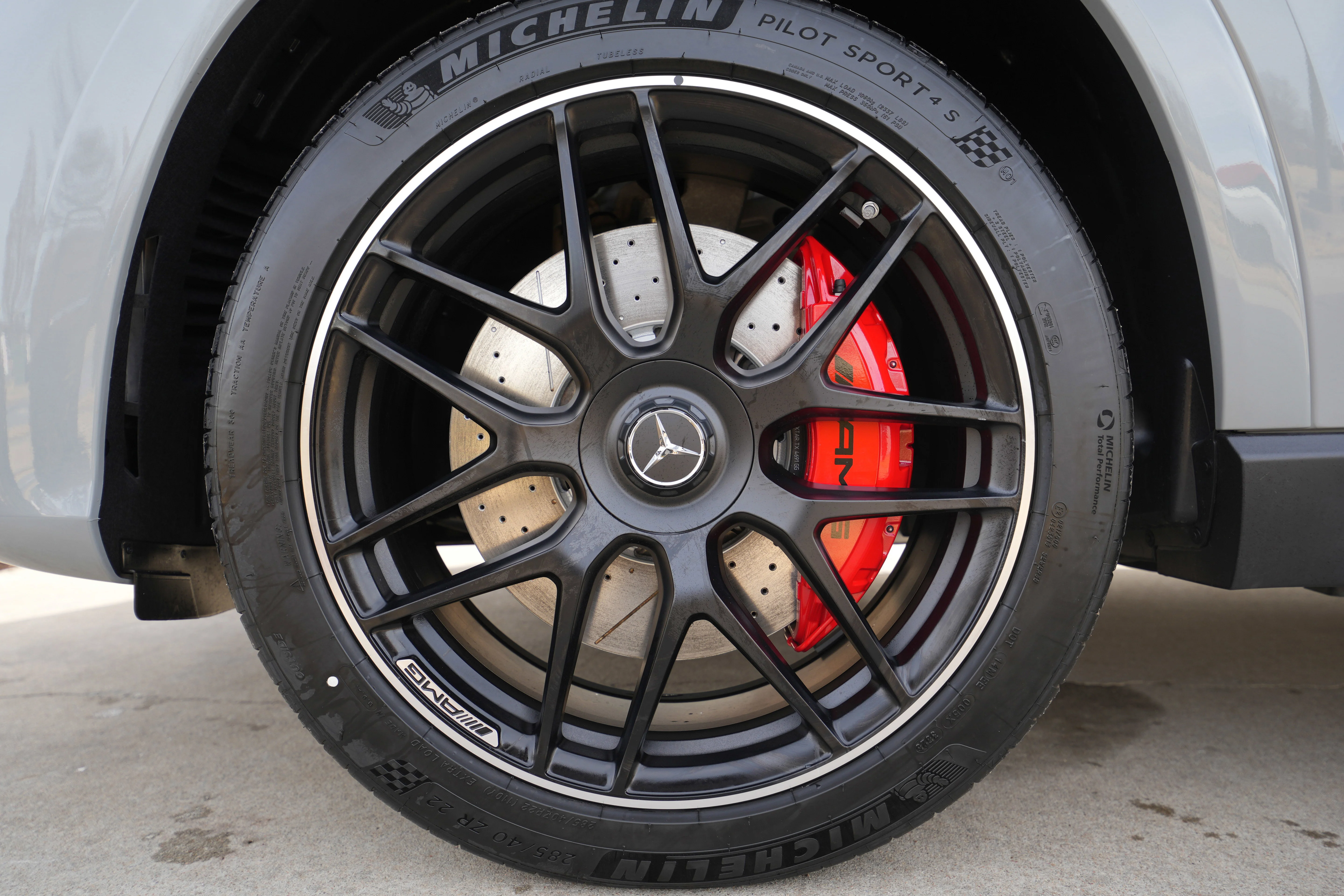 New 2026 MANUFAKTUR Alpine Grey Mercedes-Benz AMG® GLE 63 S image 19