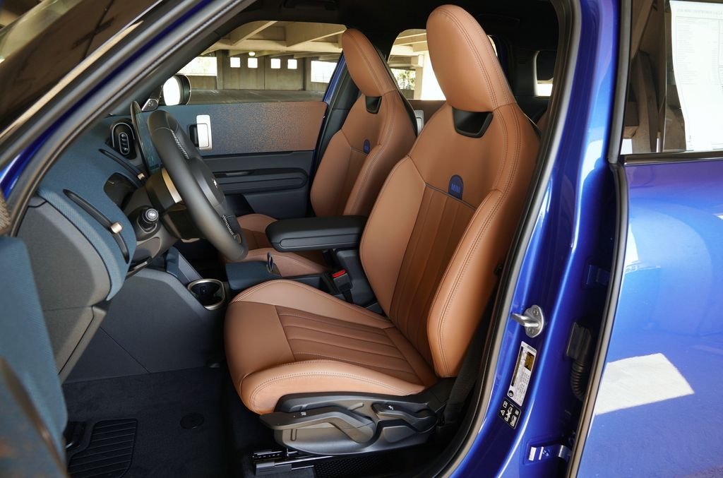 New 2026 Blazing Blue MINI Signature Plus image 11