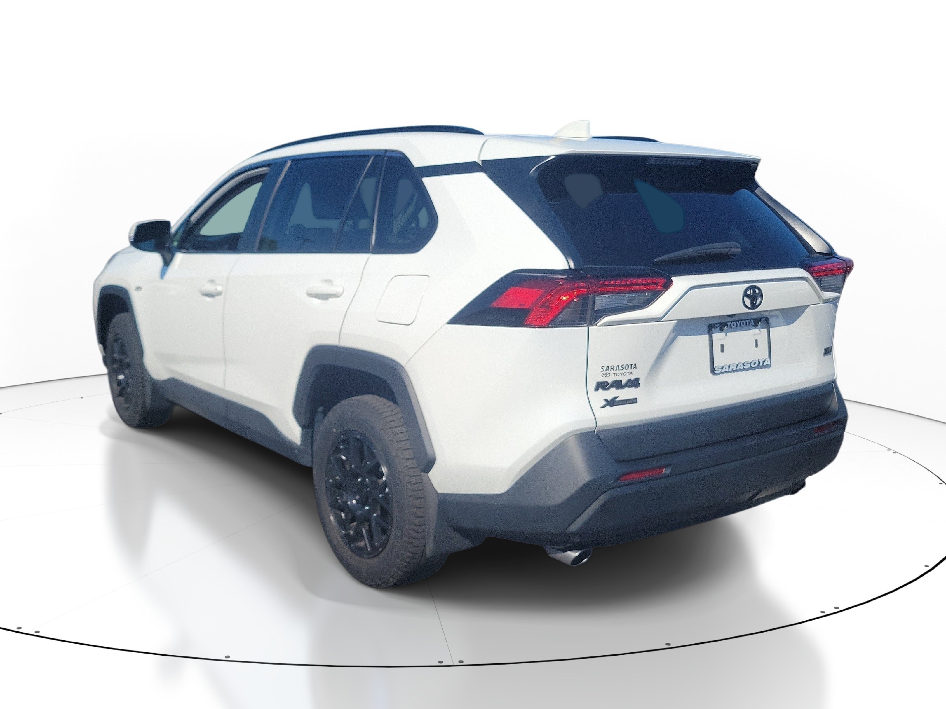 Used 2024 Ice Toyota XLE image 3