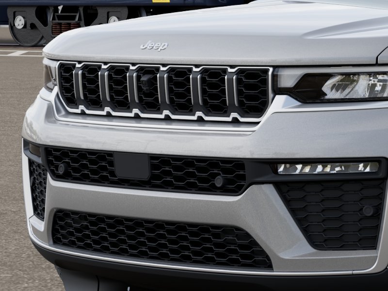 New 2026 Silver Zynith Exterior Paint Jeep  image 7