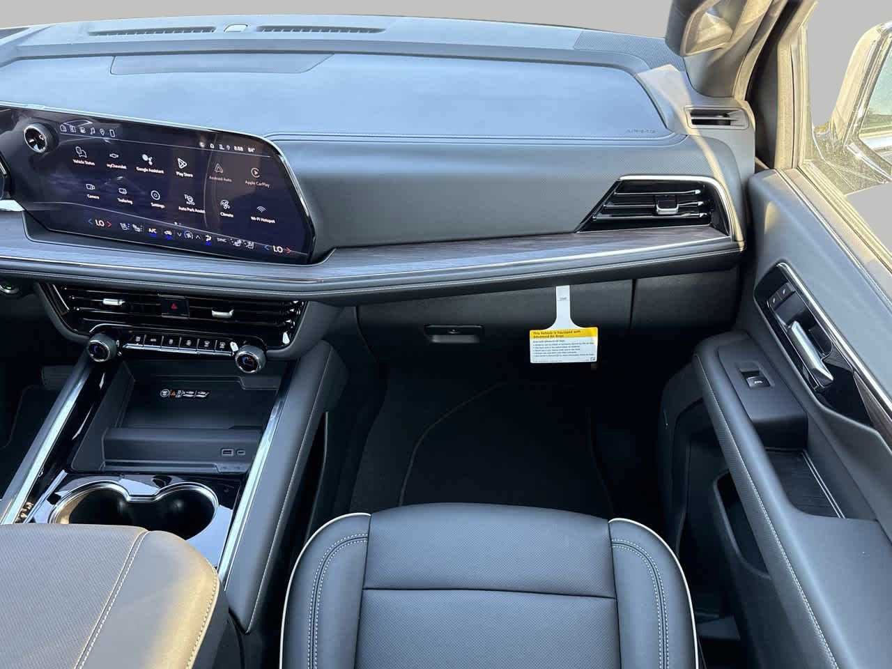 2026 Chevrolet Suburban Premier - Photo 11