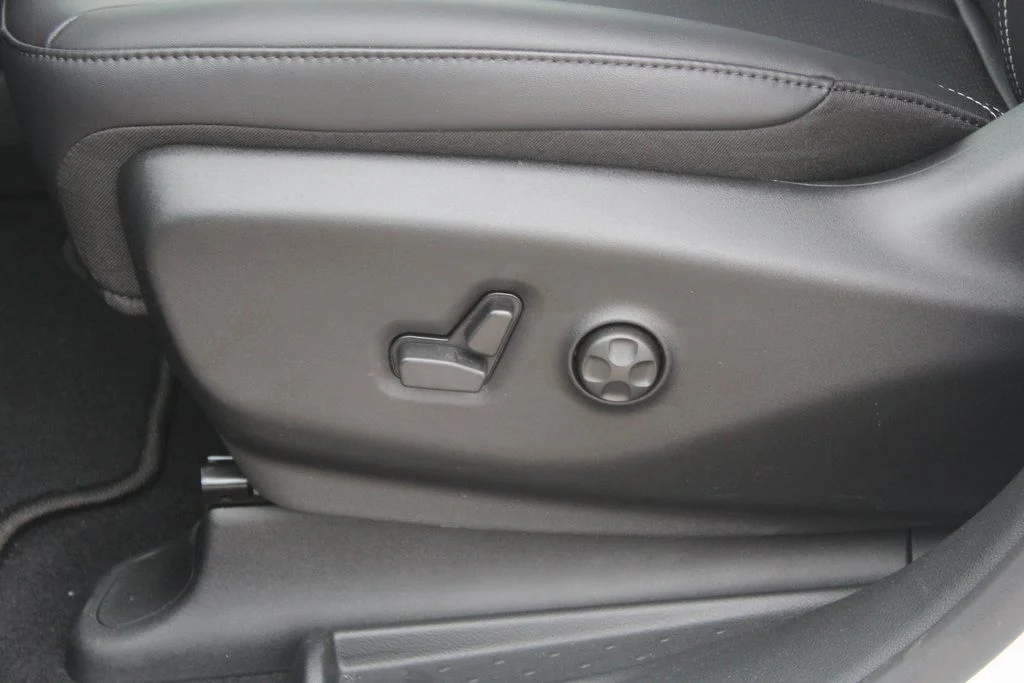 2026 Chrysler Pacifica Select - Photo 11