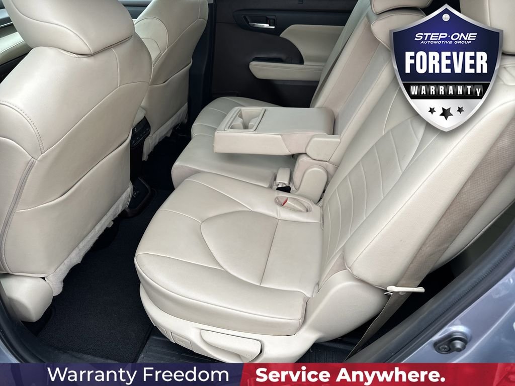 Used 2022  Toyota XLE image 30