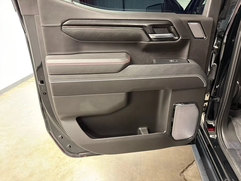 Used 2023 ONYX BLACK GMC AT4X image 30