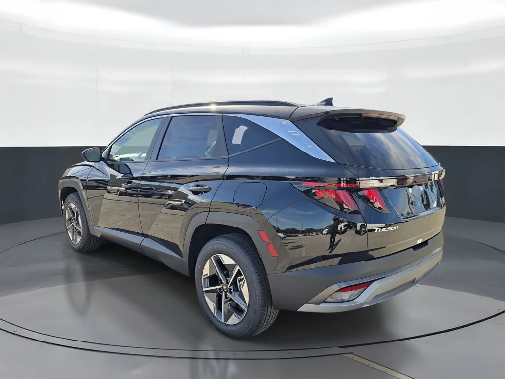 New 2026 Gray Hyundai SEL Convenience image 4