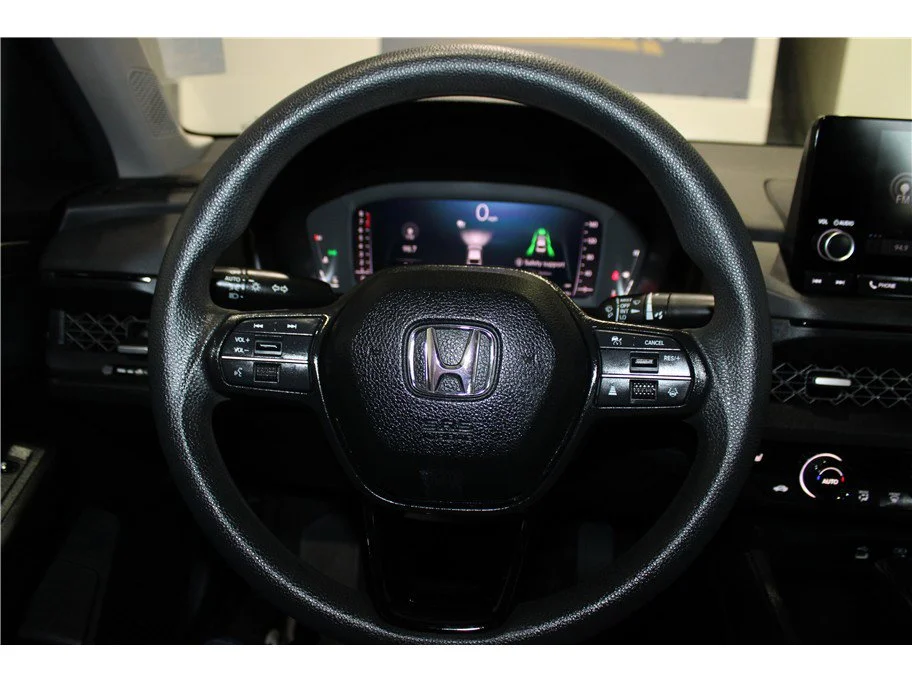 Used 2024 White Honda EX image 25