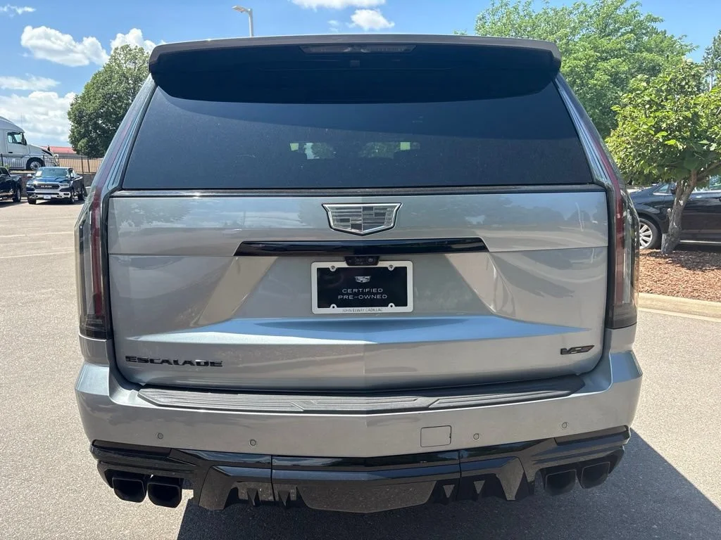 Used 2025 Argent Silver Metallic Cadillac Escalade-V image 4