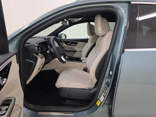 Used 2025 Blue Mercedes-Benz GLC 350e image 3