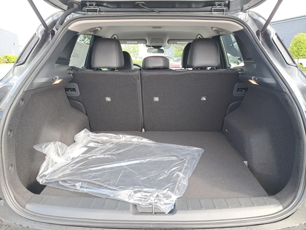 2026 Nissan KICKS SR - Photo 10