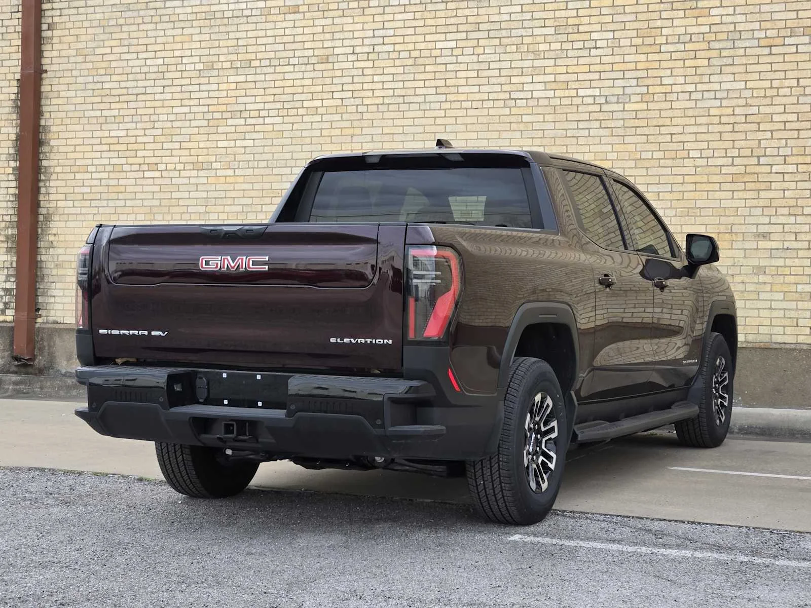 New 2026 Dark Ember Metallic GMC Elevation Extended Range image 3