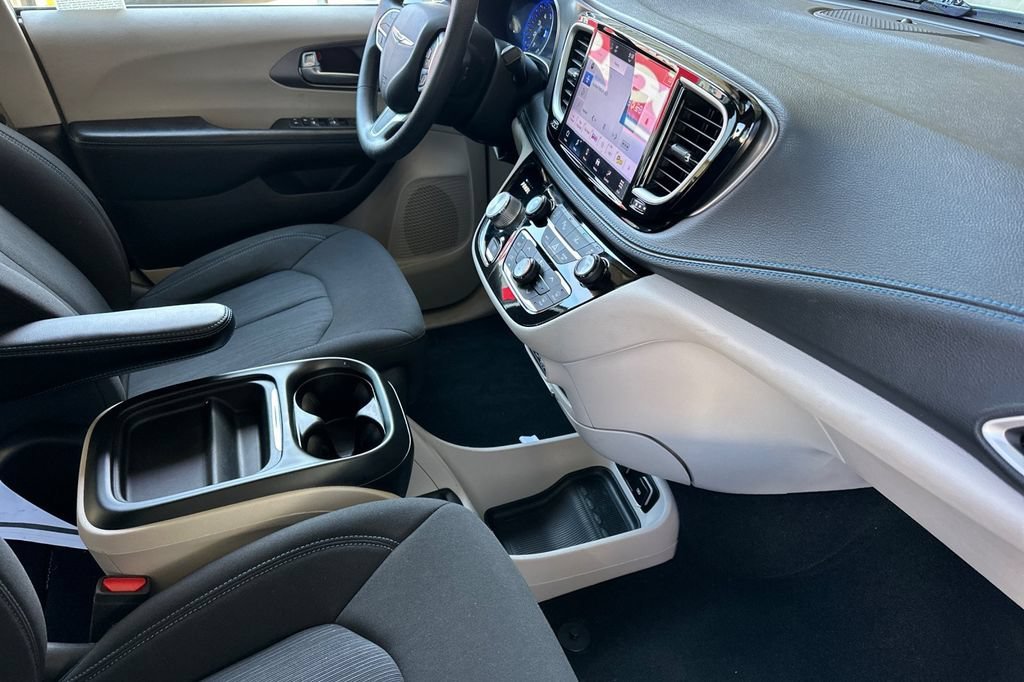 2021 Chrysler Pacifica Touring - Photo 17