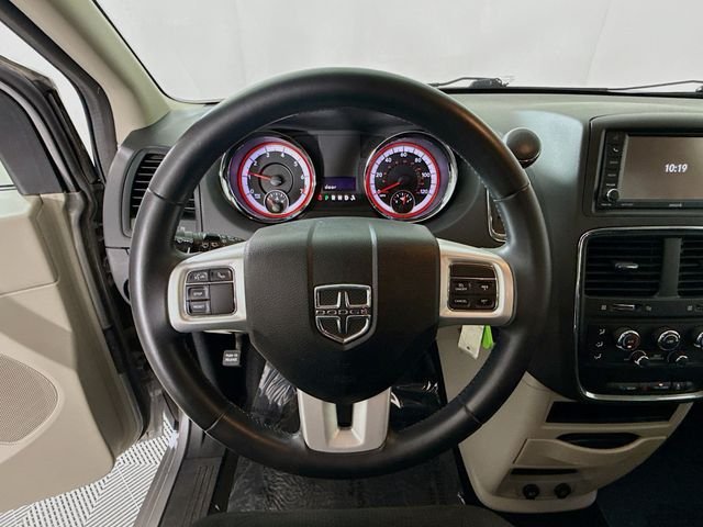 Used 2016 Silver Dodge SE image 11