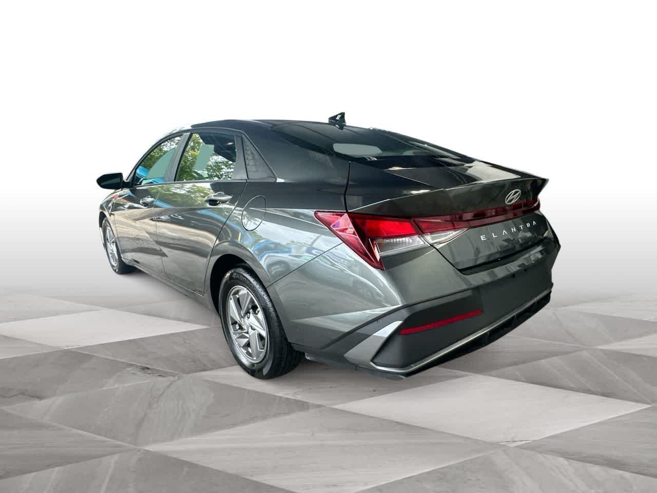 Certified Used 2025 Amazon Gray Hyundai SE image 6