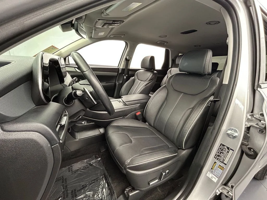 Used 2025 Typhoon Silver Hyundai SEL image 9
