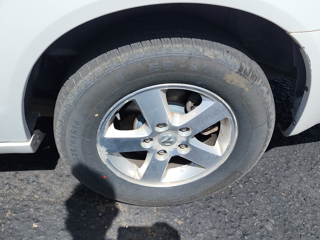 Used 2010 Stone White Clearcoat Dodge SXT image 18