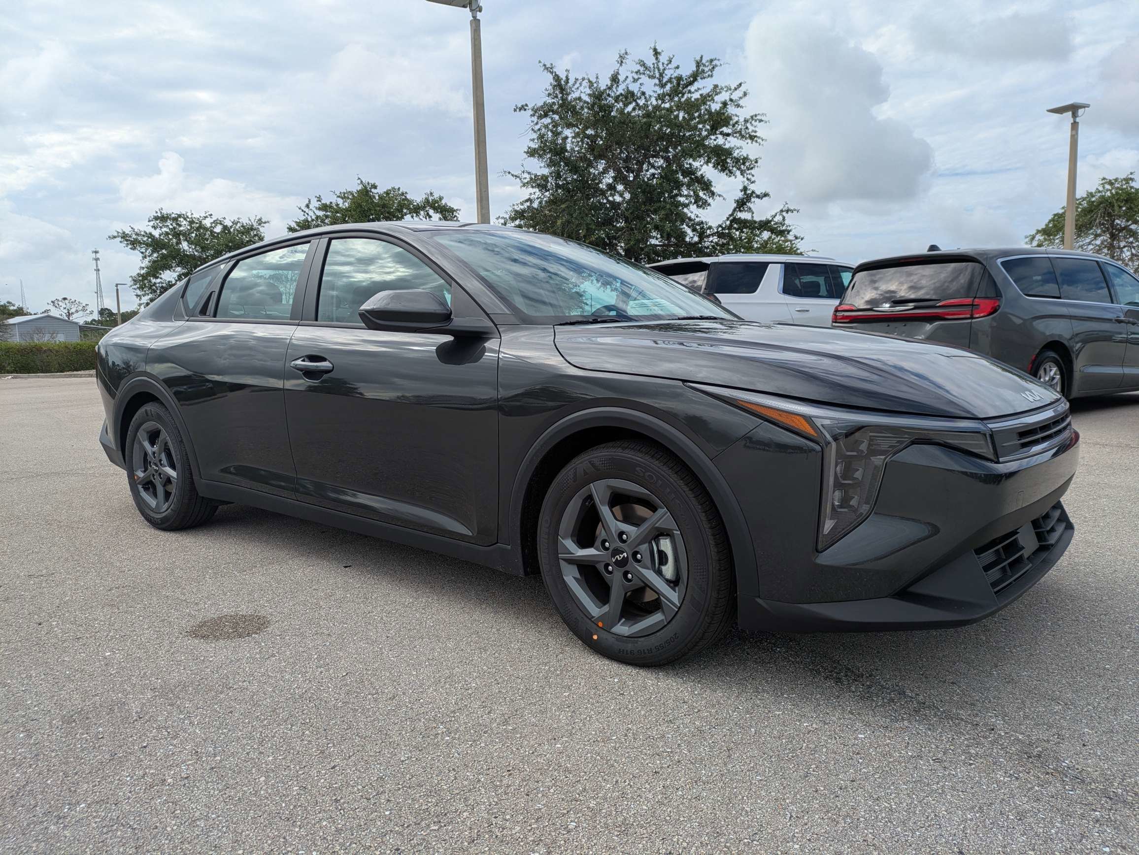 New 2026 Interstellar Gray Kia LXS image 2
