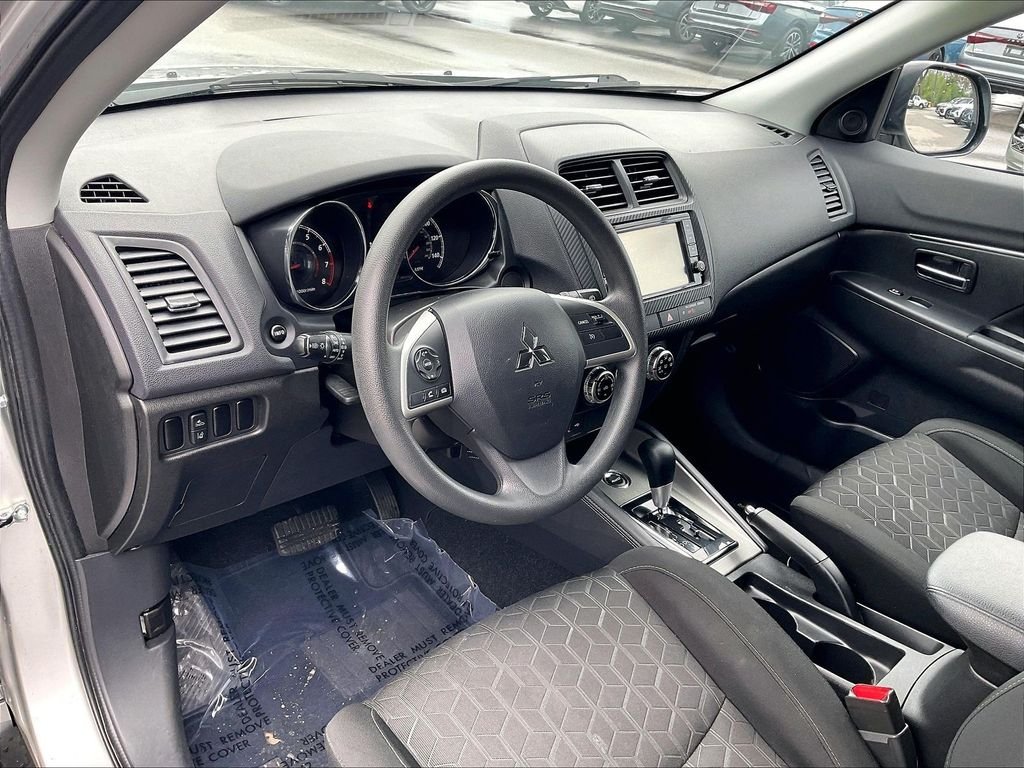 Used 2024 Alloy Silver Metallic Mitsubishi  image 8